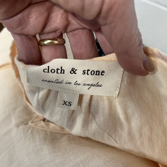 Cloth & Stone Blouse Women's Size XS Peach Linen Pullover Smocking Peasant Boho - Picture 6 of 6